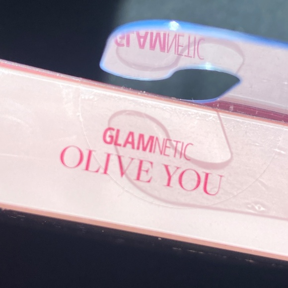 GLAMNETIC Olive you PRESS-on nails - Picture 3 of 3